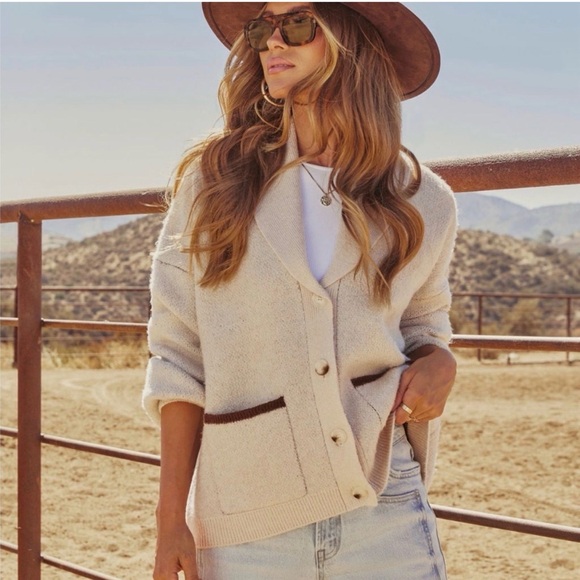 Vici Cream Intarsia Horse Back Crewneck Sweater - Picture 2 of 5